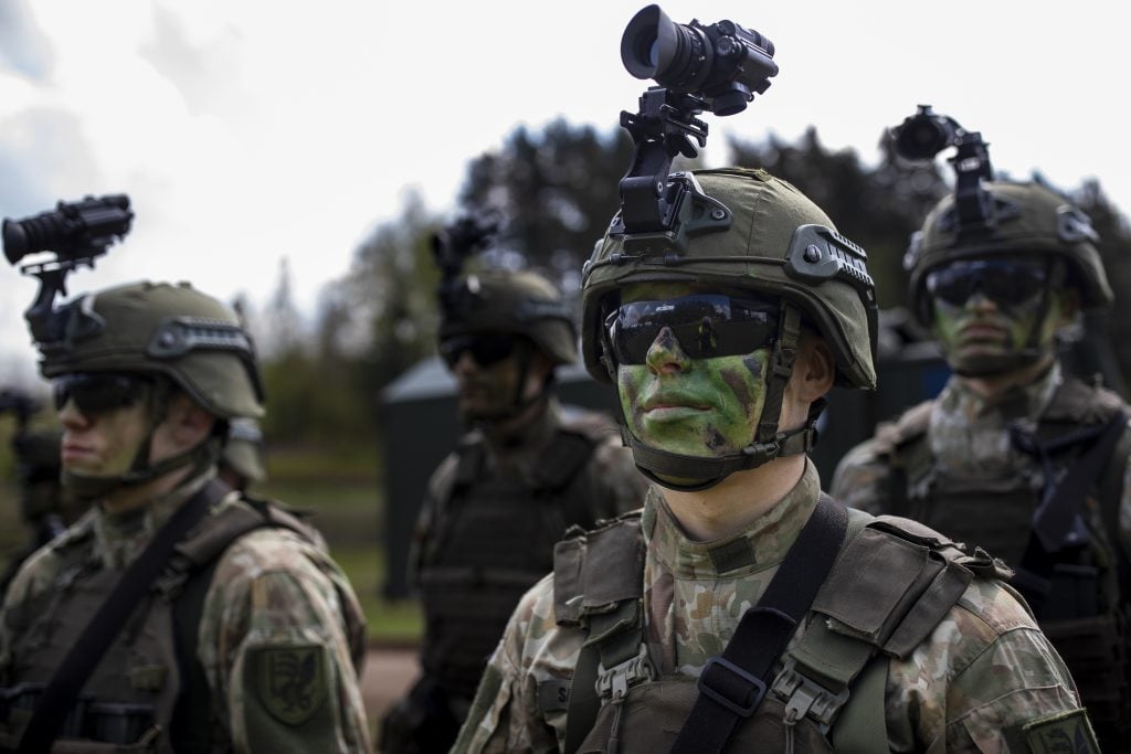 Πολωνία: Ανάπτυξη 10.000 στρατιωτών για συνδρομή προστασίας κρίσιμων υποδομών