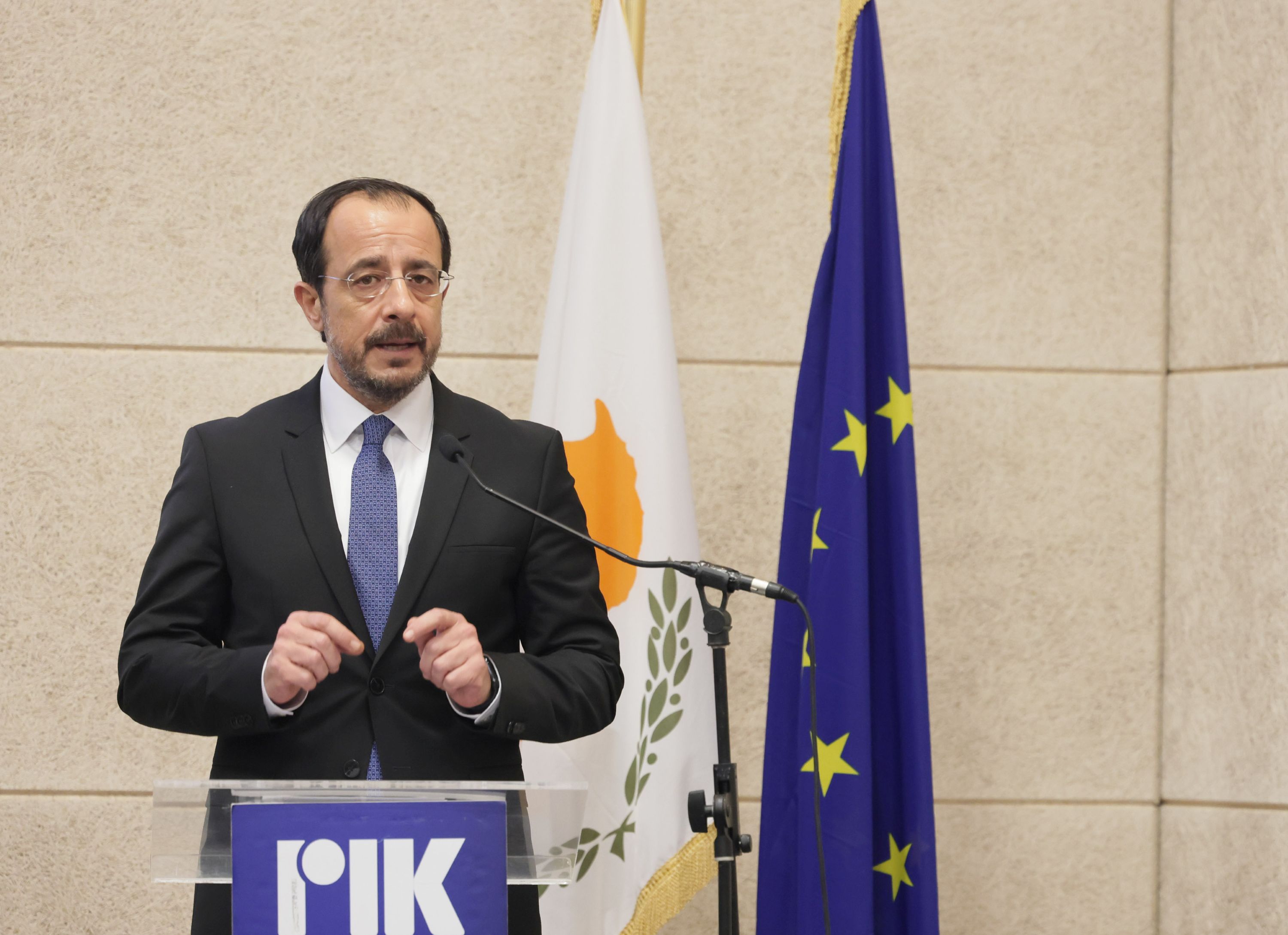 Πρώτη συνάντηση Χριστοδουλίδη-Έρχιουρμαν στην οικία του Ειδικού Αντιπροσώπου