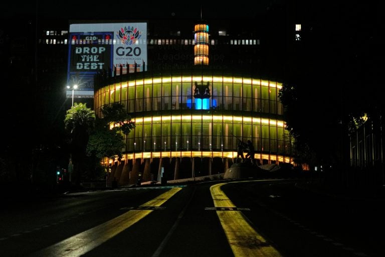 Τα περσινά κέρδη των δισεκατομμυριούχων της G20 θα έδιναν τέλος στη φτώχεια