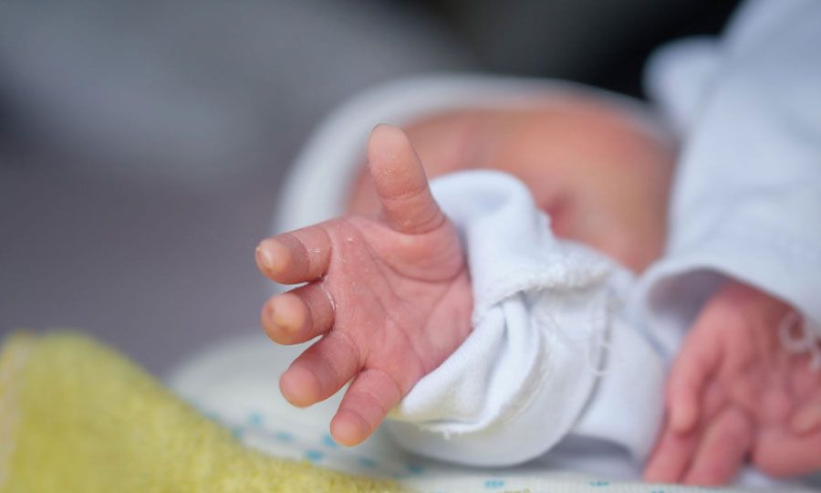 Εγκρίθηκε νόμος για θεσμοθέτηση προγεννητικών-νεογνικών προγραμμάτων