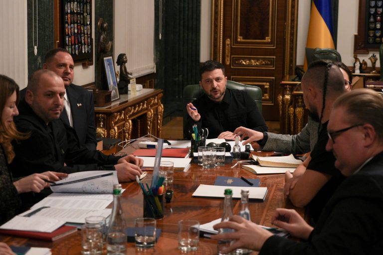 Η Ουκρανία απορρίπτει ως «παράλογο και προκλητικό» το αμερικανικό σχέδιο