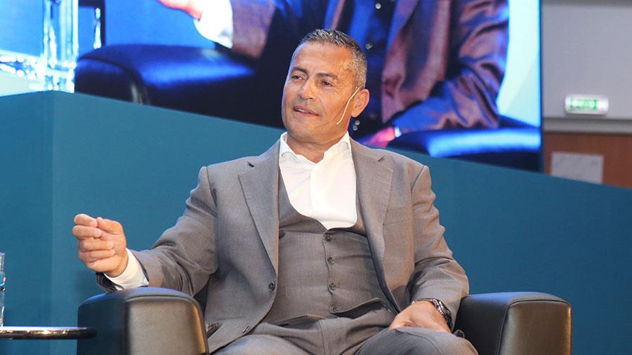 Στήριξη Τζον Χριστοδούλου προς τη Δρ. Αθηνά Μιχαηλίδου: «Αξίζει τον σεβασμό»