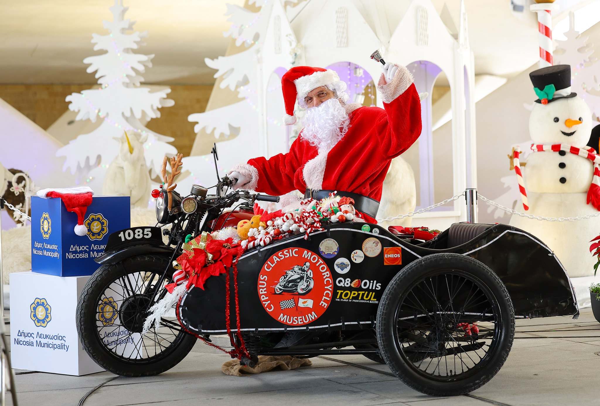 Χριστούγεννα στην Πρωτεύουσα: Η Λευκωσία φορά τα γιορτινά της