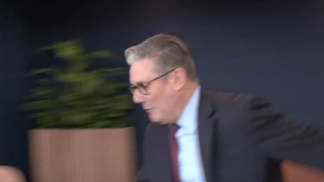 Στραβοπάτησε ο Κιρ Στάρμερ, αλλά το «έσωσε» τελευταία στιγμή (ΒΙΝΤΕΟ)