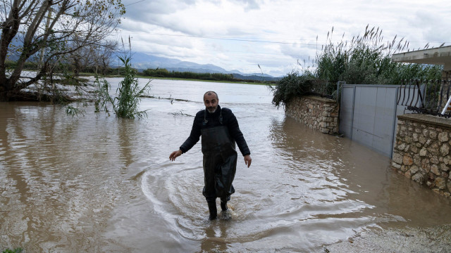 Αλβανία: Μια ηλικιωμένη νεκρή απο πλημμύρες, εκατοντάδες σπίτια εκκενώθηκαν