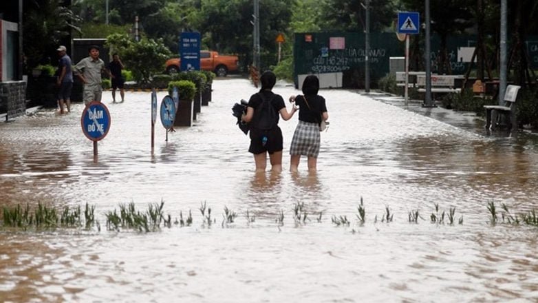 Βιετνάμ: Τουλάχιστον 90 οι νεκροί από τις πλυμμήρες