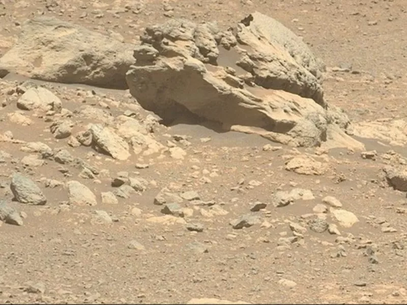 NASA: Ανακάλυψε βράχο στον πλανήτη Άρη που «δεν θα έπρεπε να βρίσκεται εκεί»