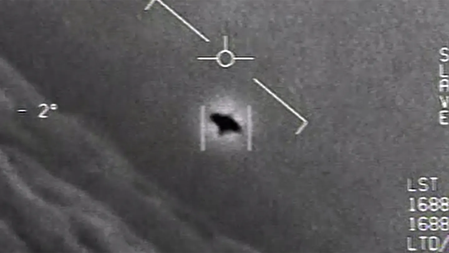 Βρετανία: Πιλότοι αναφέρουν καταδίωξη από UFO drones πάνω από αμερικανική βάση