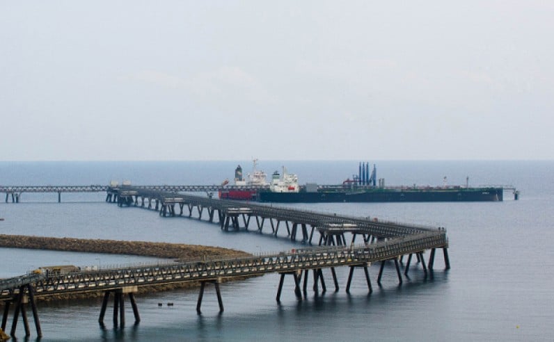 «Καμπανάκι» από Ελεγκτική Υπηρεσία για το αγκυροβόλιο LPG στο Βασιλικό