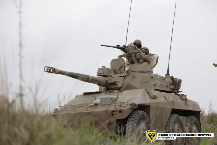 Ανατράπηκε τεθωρακισμένο όχημα της ΕΦ – Στο νοσοκομείο δυο πρόσωπα