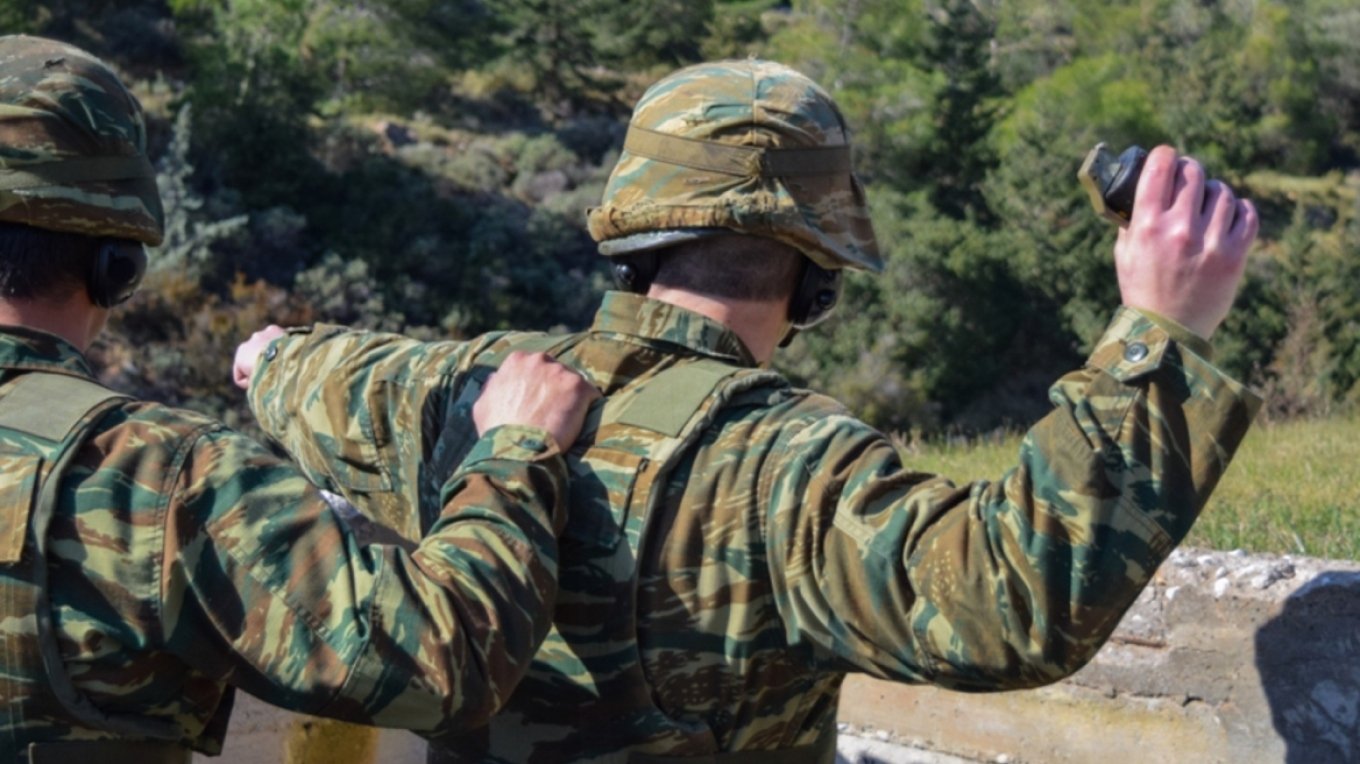 Τραγωδία στη Ρόδο: Νεκρός στρατιώτης από χειροβομβίδα- Κρίσιμα στρατιωτικός