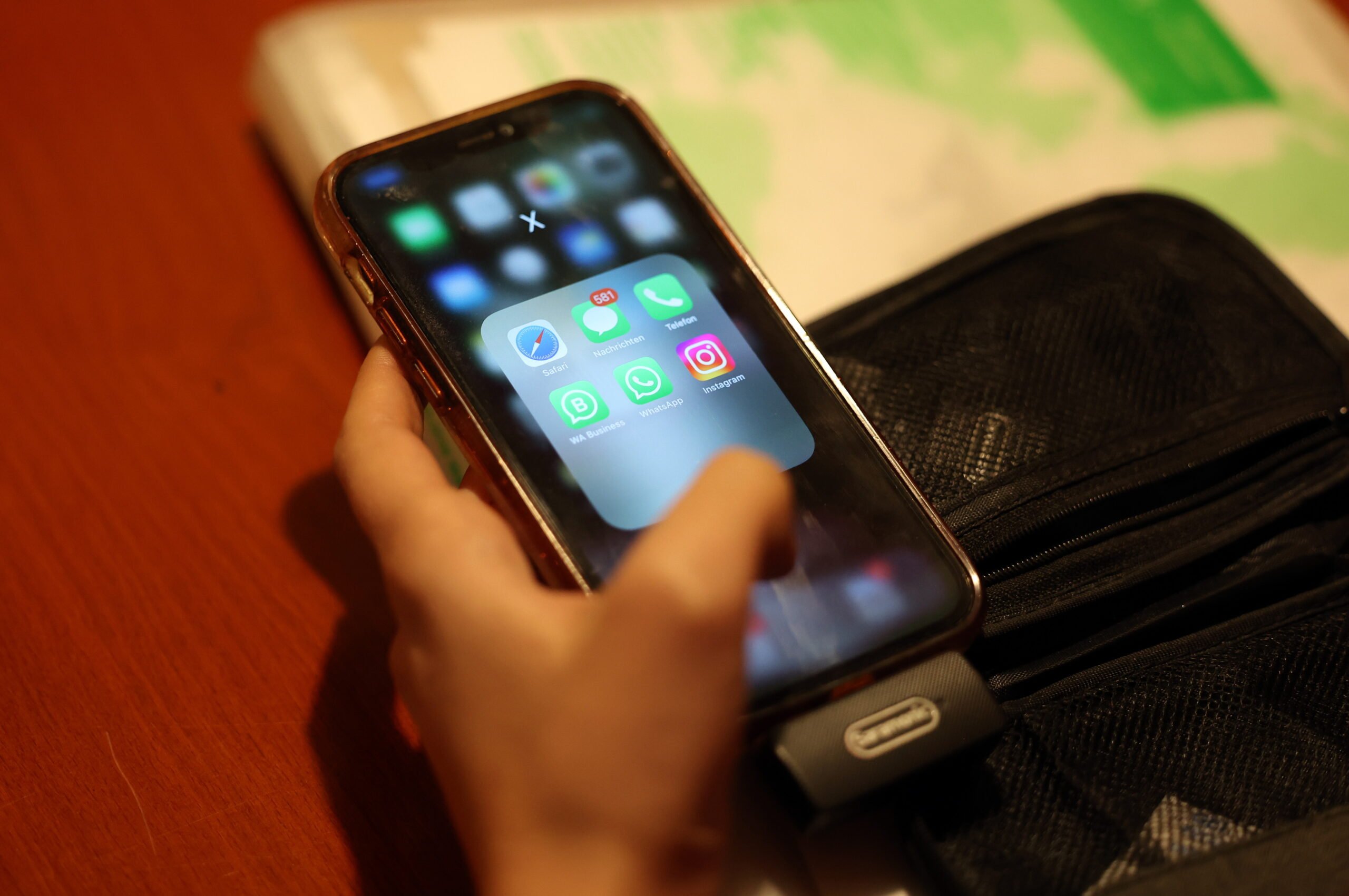 ΕΕ: Ενέκρινε ψήφισμα απαγόρευσης για πρόσβαση ΜΚΔ σε παιδιά κάτω των 16 ετών