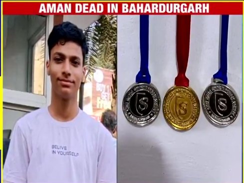 Ινδία: 16χρονος πλακώθηκε από σκουριασμένη μπασκέτα- Σκληρό βίντεο