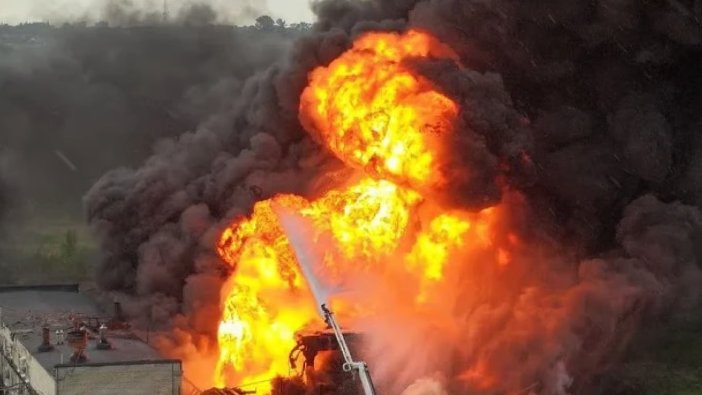 Ουκρανία: Έπληξε διυλιστήριο πετρελαίου στο Σαράτοφ της Ρωσίας (ΒΙΝΤΕΟ)