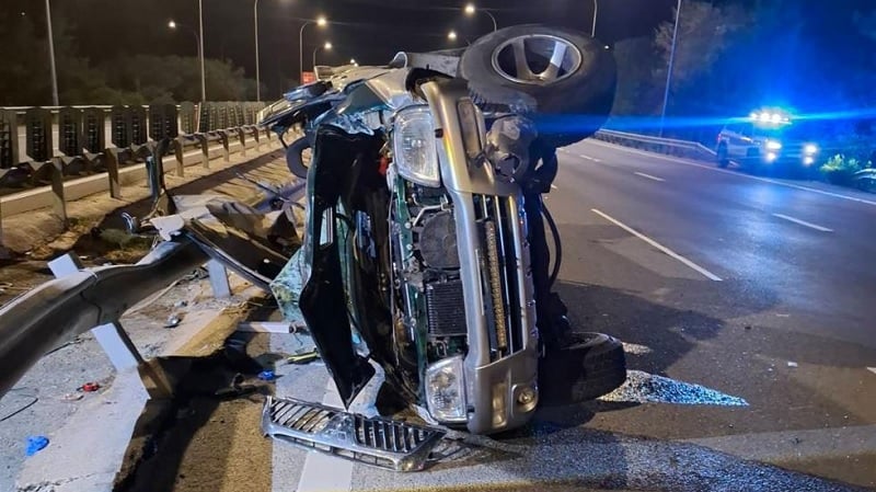 Χωρίς άδεια κυκλοφορίας το διπλοκάμπινο-Οδηγούσε με μεγάλη ταχύτητα ο 22χρονος