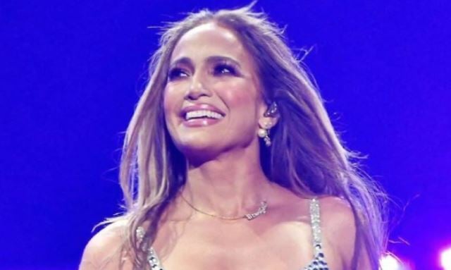 Το καυτό βίντεο της J.Lo για να προωθήσει τις συναυλίες της στο Λας Βέγκας