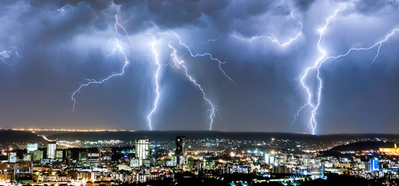 Καιρός: Ο Byron φέρνει μαζί του καταιγίδες και τα πρώτα χιόνια στο Τρόοδος