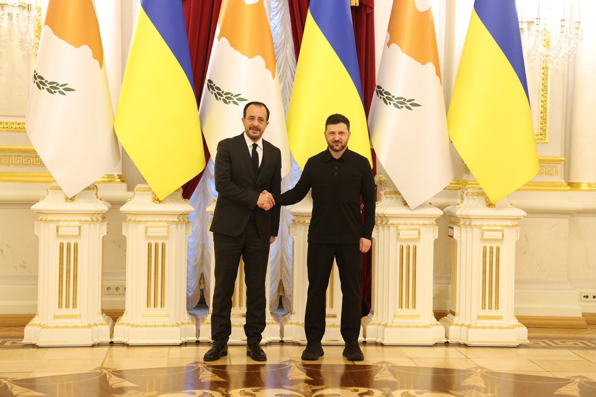 Υποδοχή ΠτΔ από Ζελένσκι, έμπρακτη αλληλεγγύη στον ουκρανικό λαό λέει ο ΚΕ