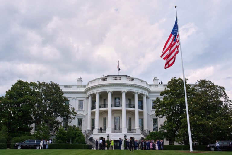 ΗΠΑ: Η κυβέρνηση Τραμπ αναπροσαρμόζει ;την αμυντικ&#942