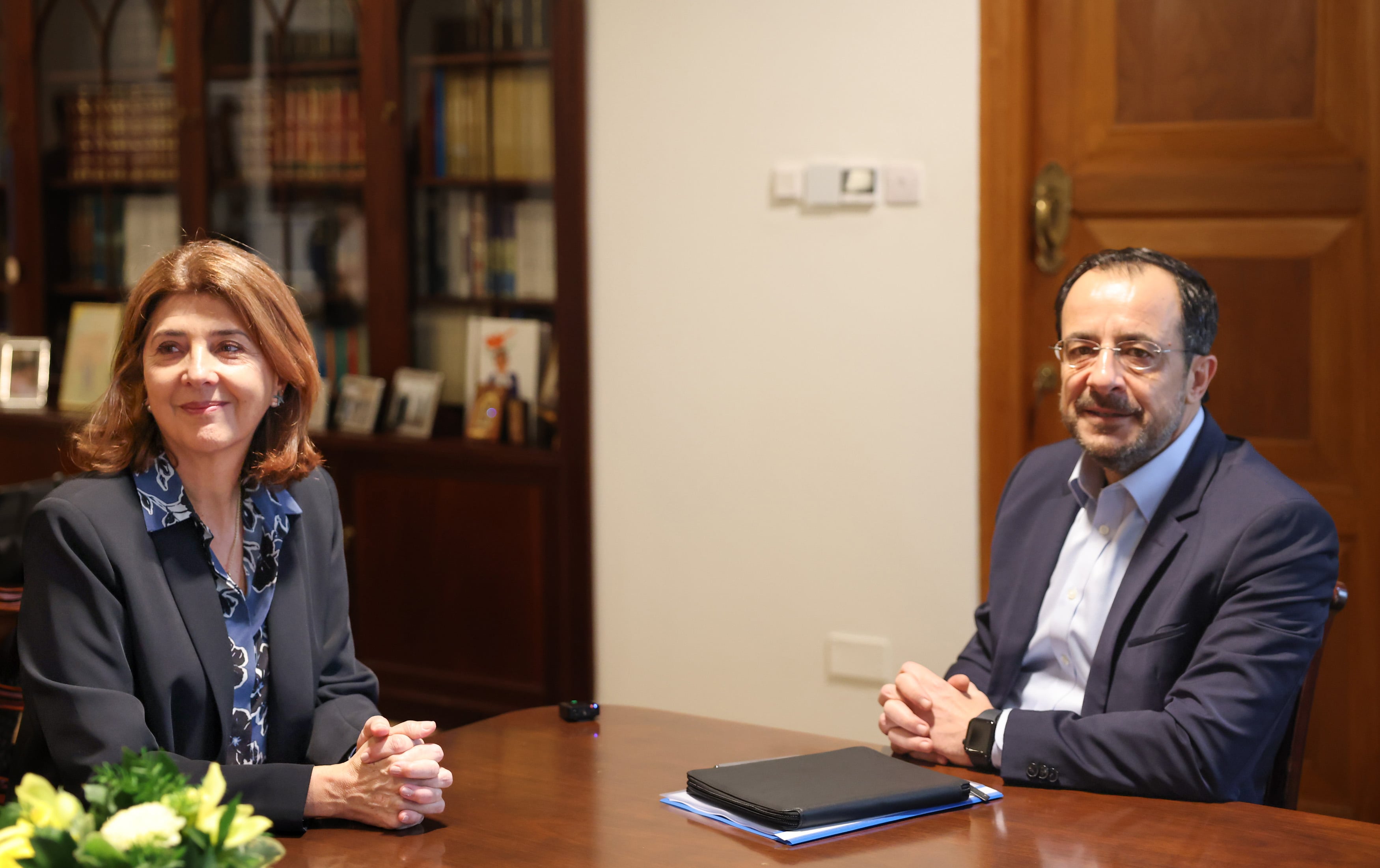 Aισιόδοξη η Ολγκίν μετά τη συνάντηση με ΠτΔ - «Καλό σημάδι η συνάντηση ηγετών»