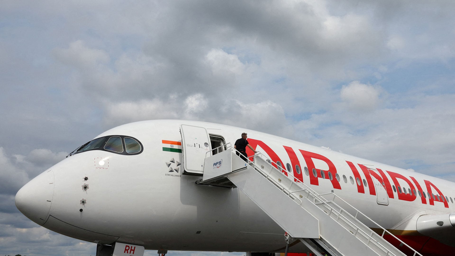 Air India: Εμπειρογνώμονες ΗΠΑ-Ινδίας αναλύουν στοιχεία για πτώση αεροσκάφους