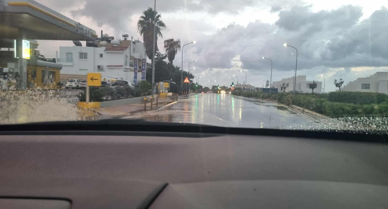 Πιττοκοπίτης: Υπό έλεγχο οι πλημμύρες στην Πάφο - Επιστρατεύτηκαν συνεργεία