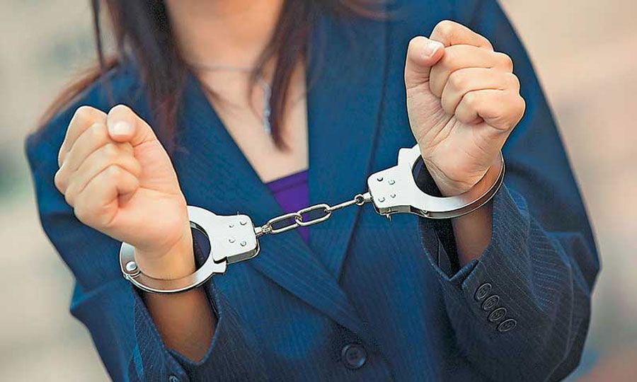 Τους έταξε αναδιάρθρωση δανείου και τους άρπαξε €29,250- Σύλληψη 40χρονης