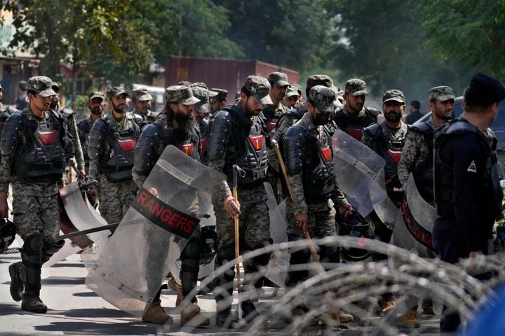 Έξι στρατιώτες νεκροί στο Πακιστάν μετά από επίθεση ομάδας Ταλιμπάν