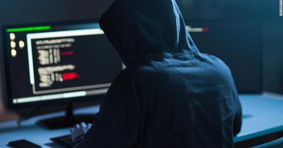 Δίχως τέλος οι απάτες: Παίρνουν βιντεοκλήση φορώντας αστυνομικές στολές