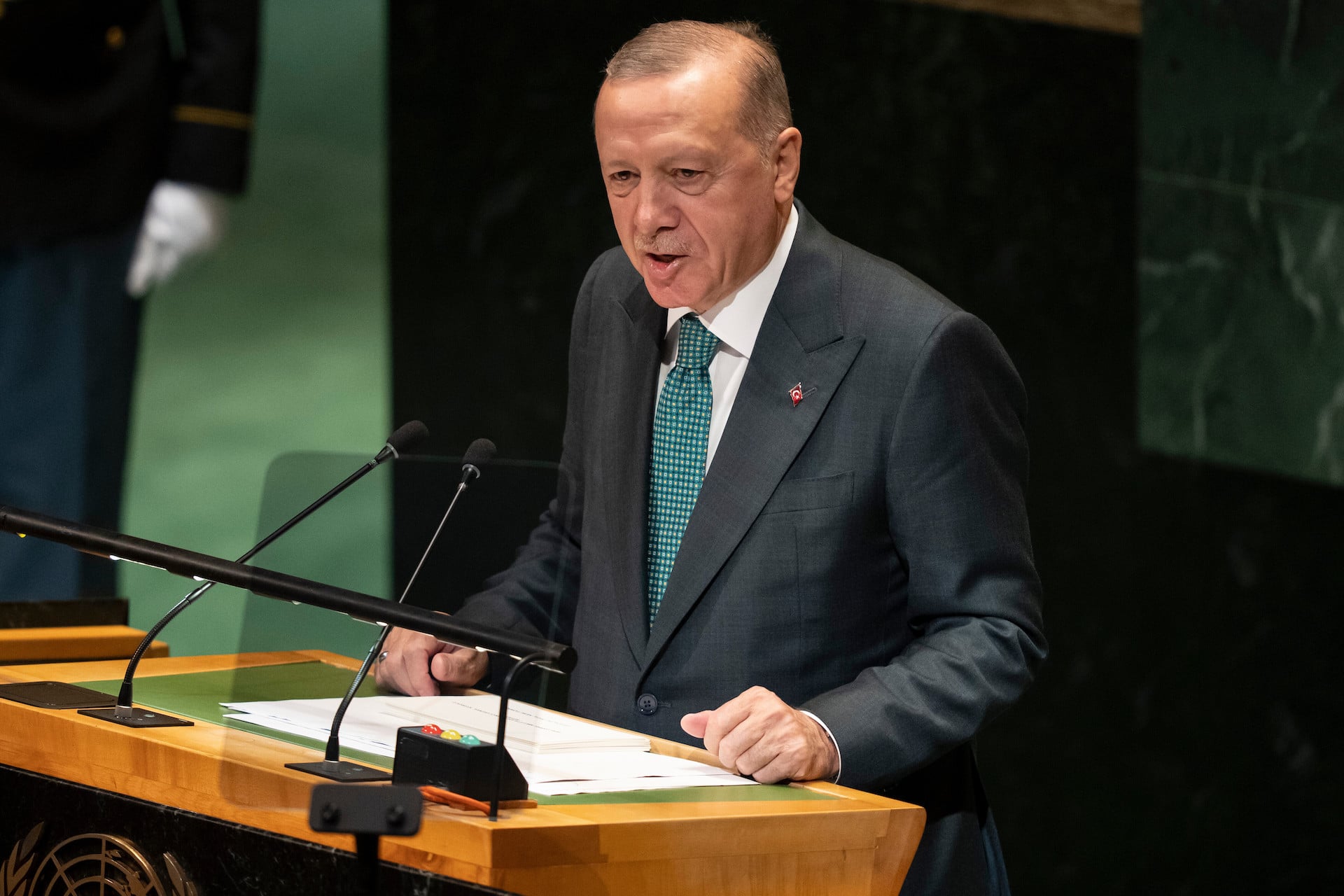 Ο Ερντογάν ξαναγράφει τους χάρτες: η Συρία ως «αδελφός» και ως προτεκτοράτο