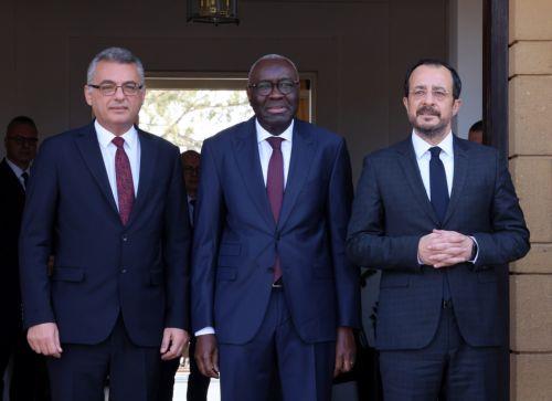 ΚΕ: Στόχος συνάντησης με Τ/κ ηγέτη η επανεκκίνηση ουσιαστικών διαπραγματεύσεων