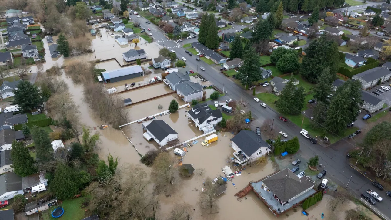 ΗΠΑ: Καταστροφικές πλημμύρες «βουλιάζουν» την Ουάσινγκτον (ΒΙΝΤΕΟ)
