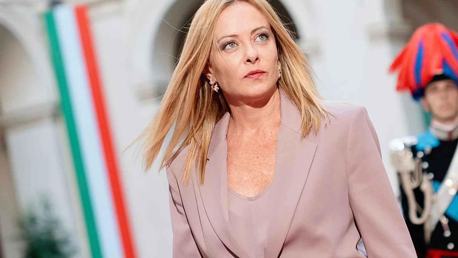 Μελόνι: Με το πλευρό της Ουκρανίας - «Δεν νοσταλγούμε την Σοβιετική Ένωση»