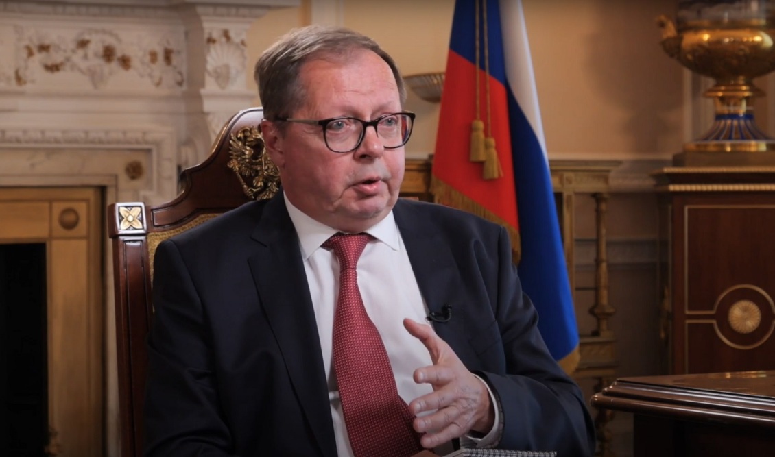 Ο πρέσβης της Ρωσίας στο Ην. Βασίλειο: «Θέλουμε την παράδοση της Ουκρανίας»