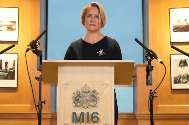 Νέα Επικεφαλής MI6: Επεκτατική η Ρωσία - Ο Πούτιν παρατείνει τον πόλεμο (VID)