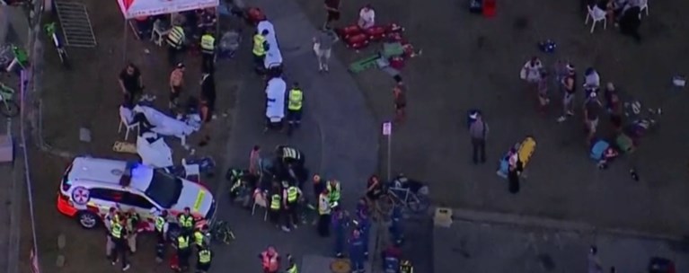 Αυστραλία: Ο πρωθυπουργός επισκέφθηκε τον «ήρωα» της παραλίας Μπόνταϊ (vid)