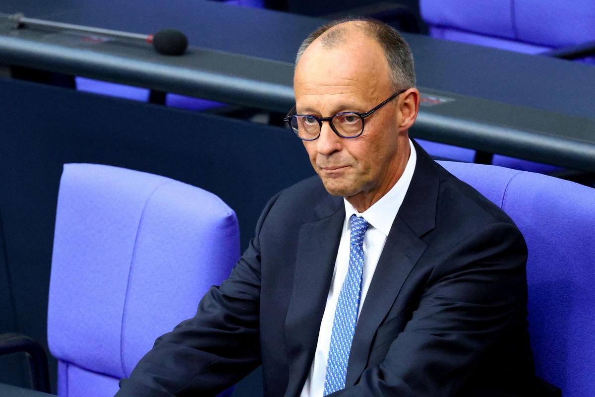 Μερτς: Σκοπεύει να επιτρέψει ρωσικά κεφάλαια που είναι παγωμένα στη Γερμανία