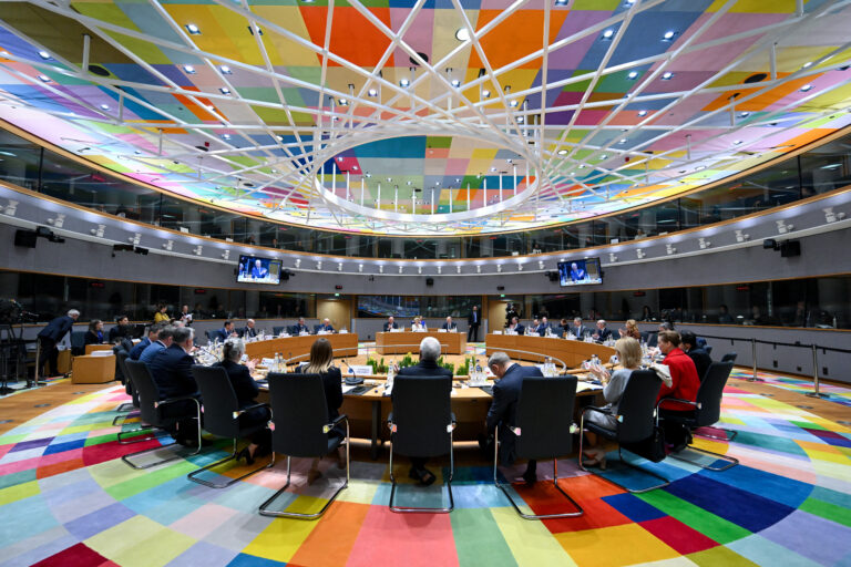 EE:Συμφωνία για δάνειο 90 δισ. στην Ουκρανία-«Όχι» στη χρήση ρωσικών κεφαλαίων