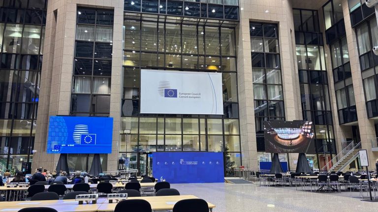 Βέλγιο: Η ΕΕ απέφυγε «το χάος και τον διχασμό» με τη συμφωνία για την Ουκρανία