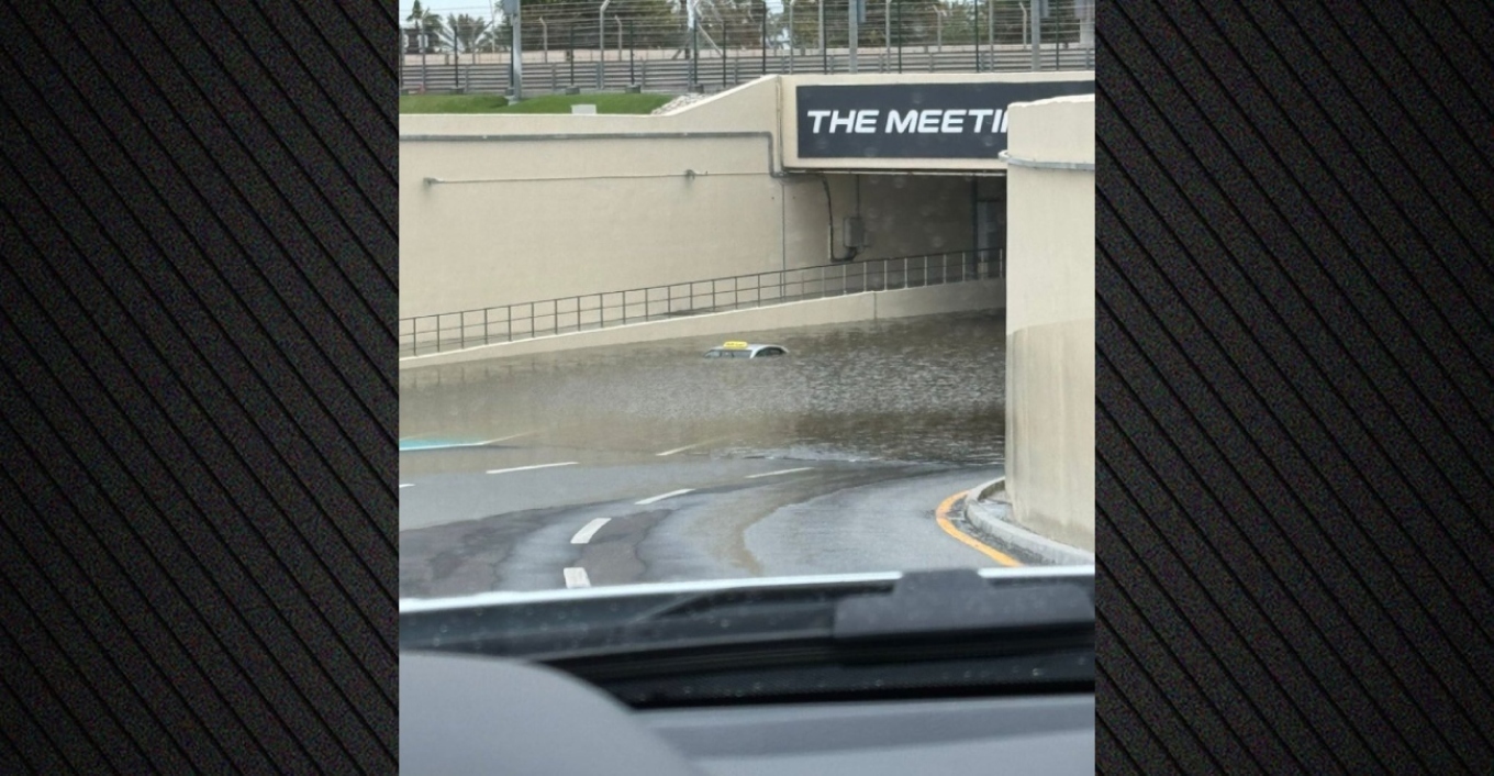 Απίστευτες εικόνες στο Ντουμπάι: Χείμαρροι οι δρόμοι-Νερά μπήκαν σε εμπορικό