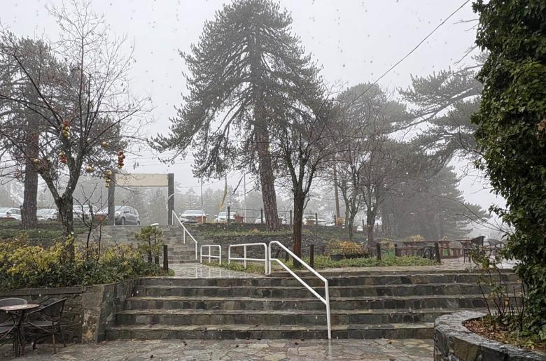 Συννεφιασμένο σκηνικό με ενδεχόμενο βροχών - Πέφτει κι άλλο η θερμοκρασία