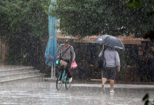 Συστάσεις στους πολίτες από Πολιτική Άμυνα ενόψει βροχών και καταιγίδων