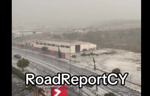 ΒΙΝΤΕΟ: Στα λευκά «ντύθηκε» η Πάφος - Χαλάζι κάλυψε τους δρόμους & πεζοδρόμια