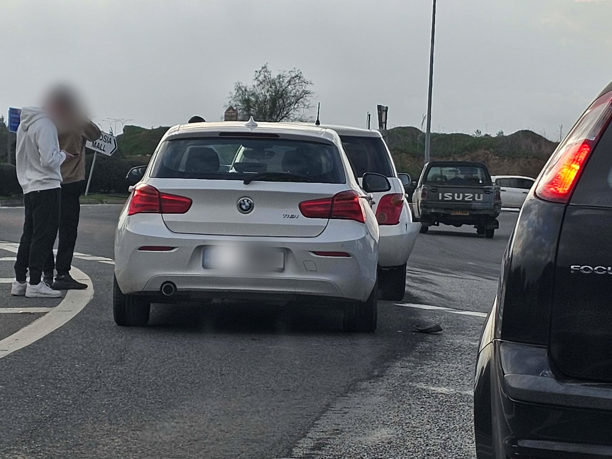 ΦΩΤΟ: Τροχαία σύγκρουση δύο οχήματων κοντά στον κυκλικό κόμβο Ανθούπολης