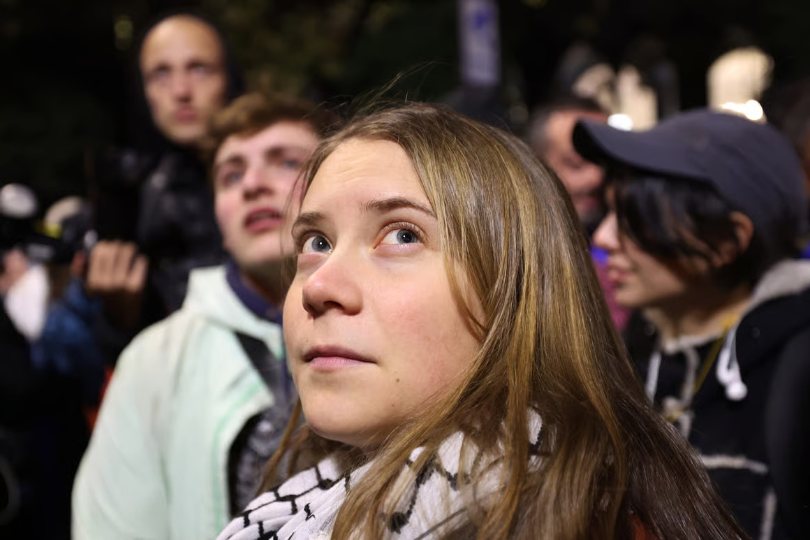 Βρετανία: Συνελήφθη η Τούνμπεργκ για παράβαση του νόμου περί τρομοκρατίας