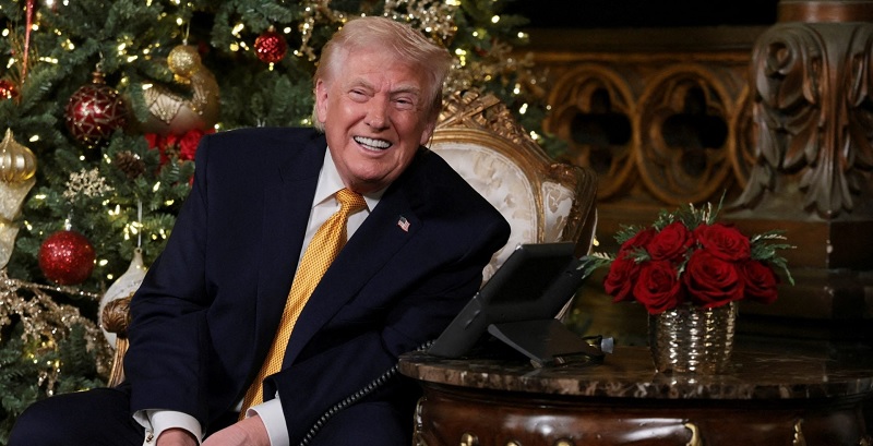 Ευχές Τραμπ με αναφορές σε «αποβράσματα της ριζοσπαστικής αριστεράς»