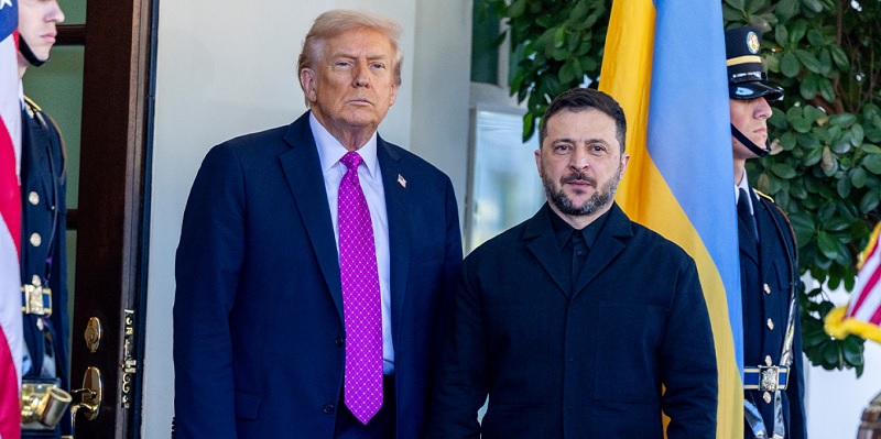 Κρίσιμο τετ-α-τετ Ζελένσκι με Τραμπ στη σκιά ρωσικών βομβαρδισμών στο Κίεβο