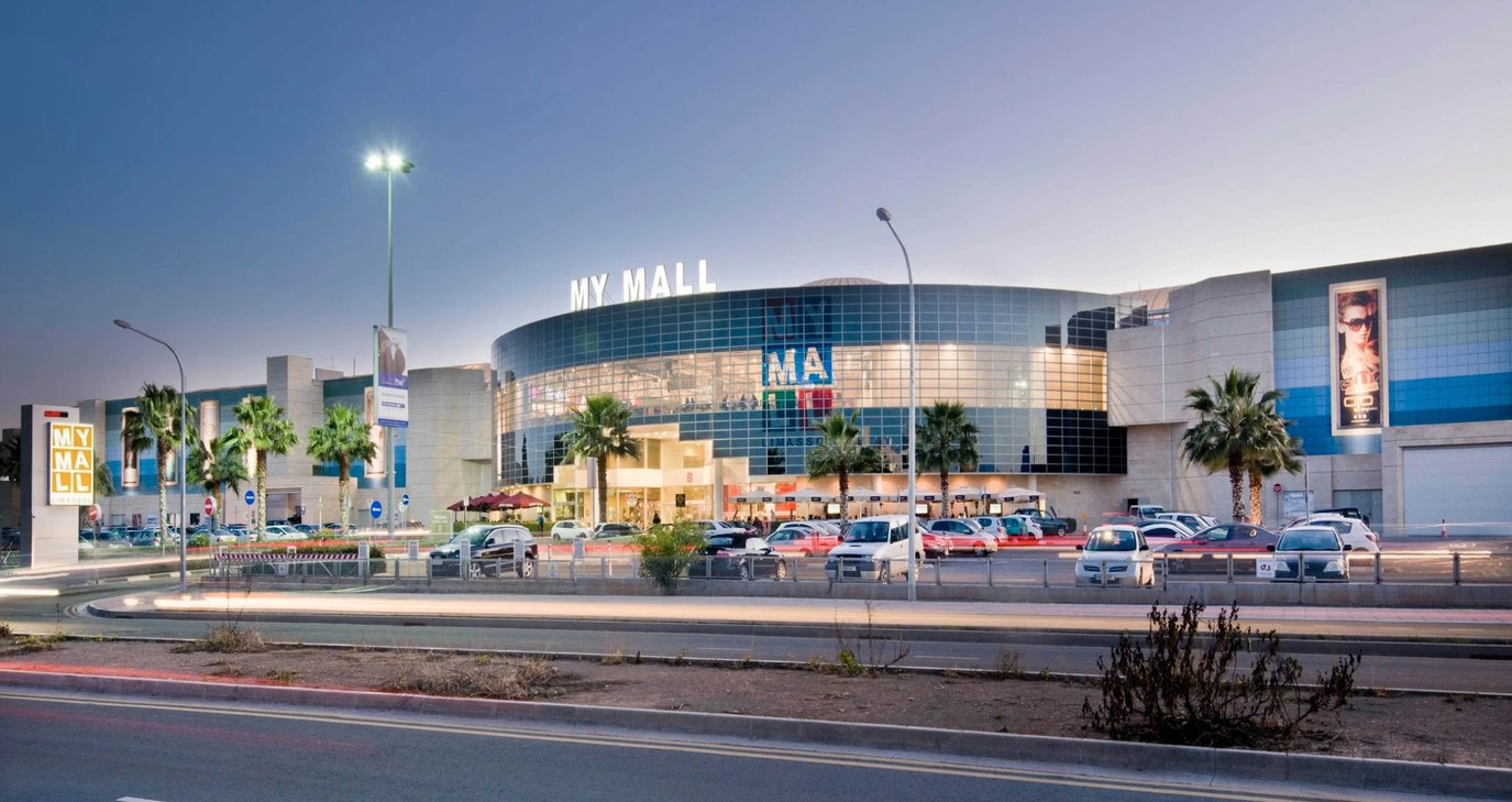 Which Shops and Supermarkets Will Be Open Today