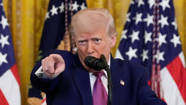 Τραμπ: Οι ΗΠΑ θα παρέμβουν αν το Ιράν προχωρήσει στη δολοφονία διαδηλωτών