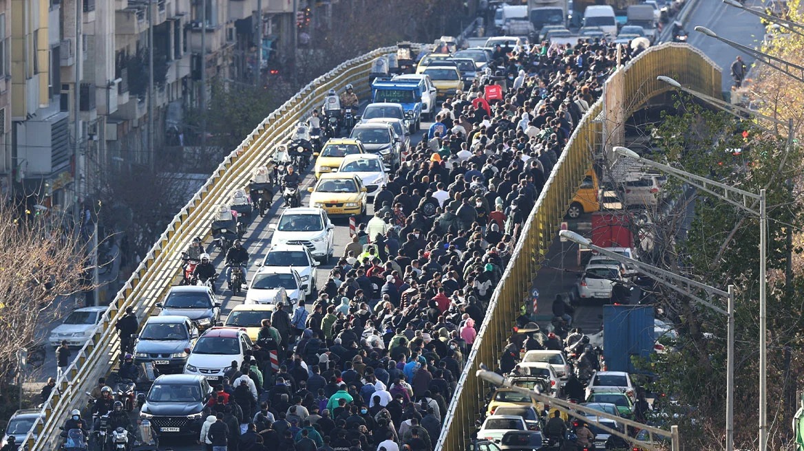 Τουλάχιστον 4 νεκροί σε διαδηλώσεις στο δυτικό Ιράν, λένε ΜΚΟ
